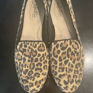Clarks Leopard Flats